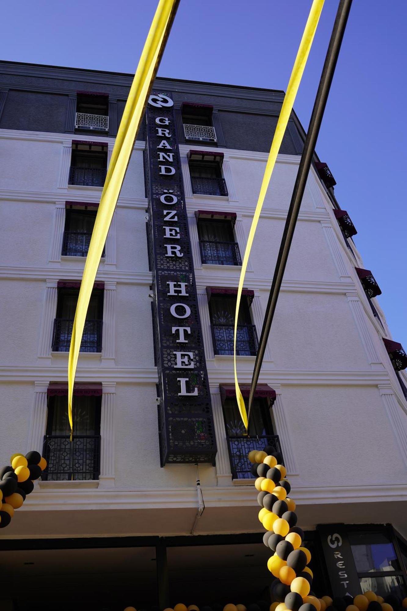 Grand Oezer Hotel Istanboel Buitenkant foto